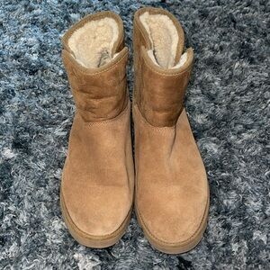 UGG Kristin chestnut boots size 8
